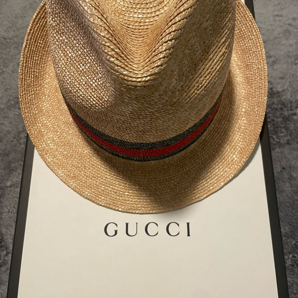 Beautiful Gucci straw/raffia hat!